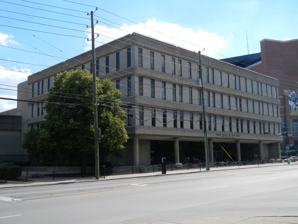 what time does the post office close in indianapolis indiana