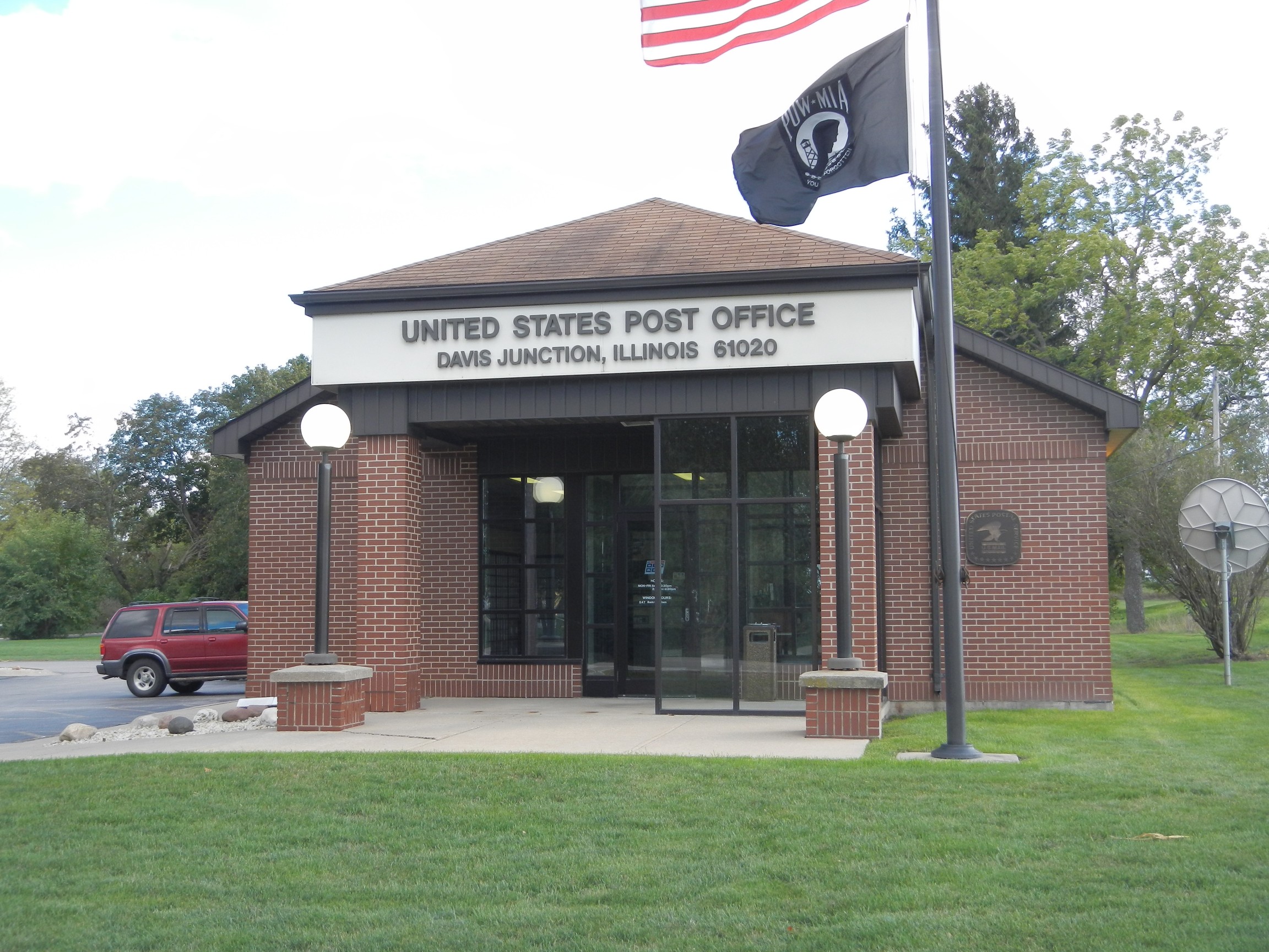Davis Junction Illinois Post Office — Post Office Fans